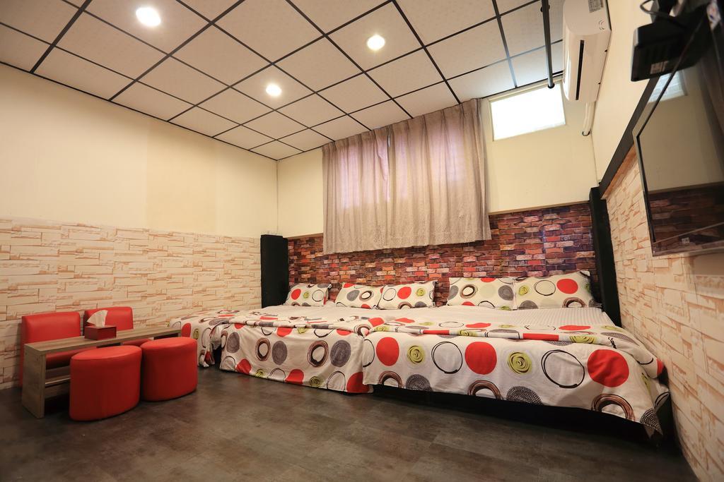 羅東夜市 工業loft旅宿 Loft House Luodong Eksteriør bilde